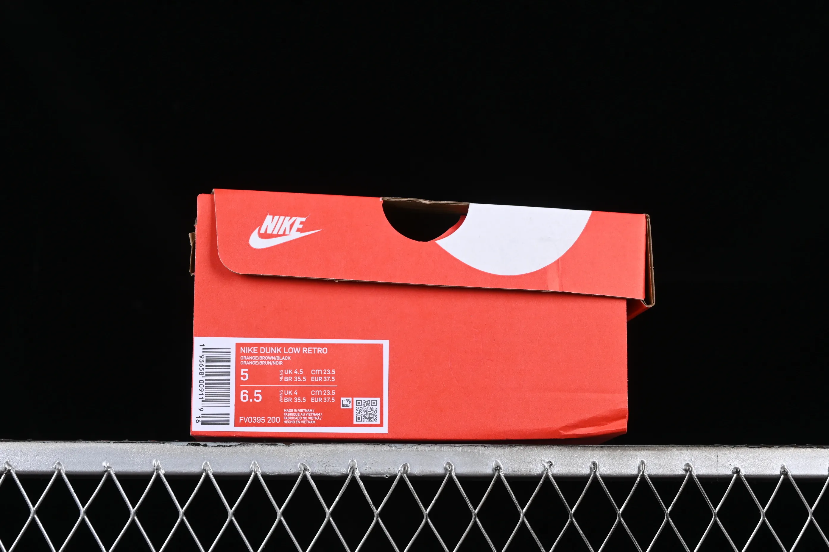 All Categories Nk SB Dunk Series Nk SB Dunk Low Low-top sneakers Cost-effective version Nk Dunk Low "Red Panda" Red Panda SB low-top sports and leisure sneakers FV0395-200